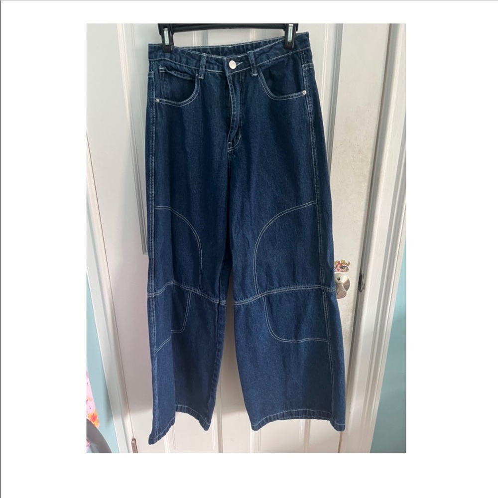 Wide leg stitched jeans